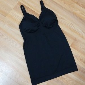 Black nursing tank